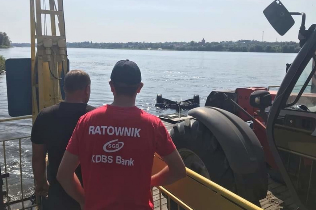 Samochód wjechał do Wisły w Nieszawie