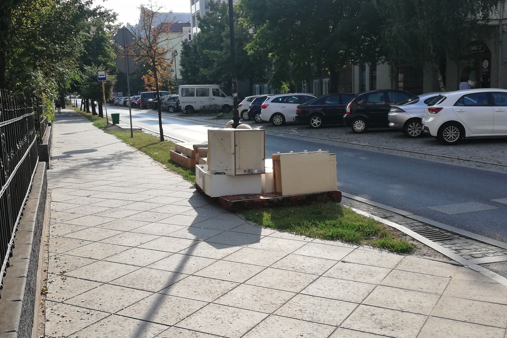 Na Mickiewicza znów pojawiły się stare meble