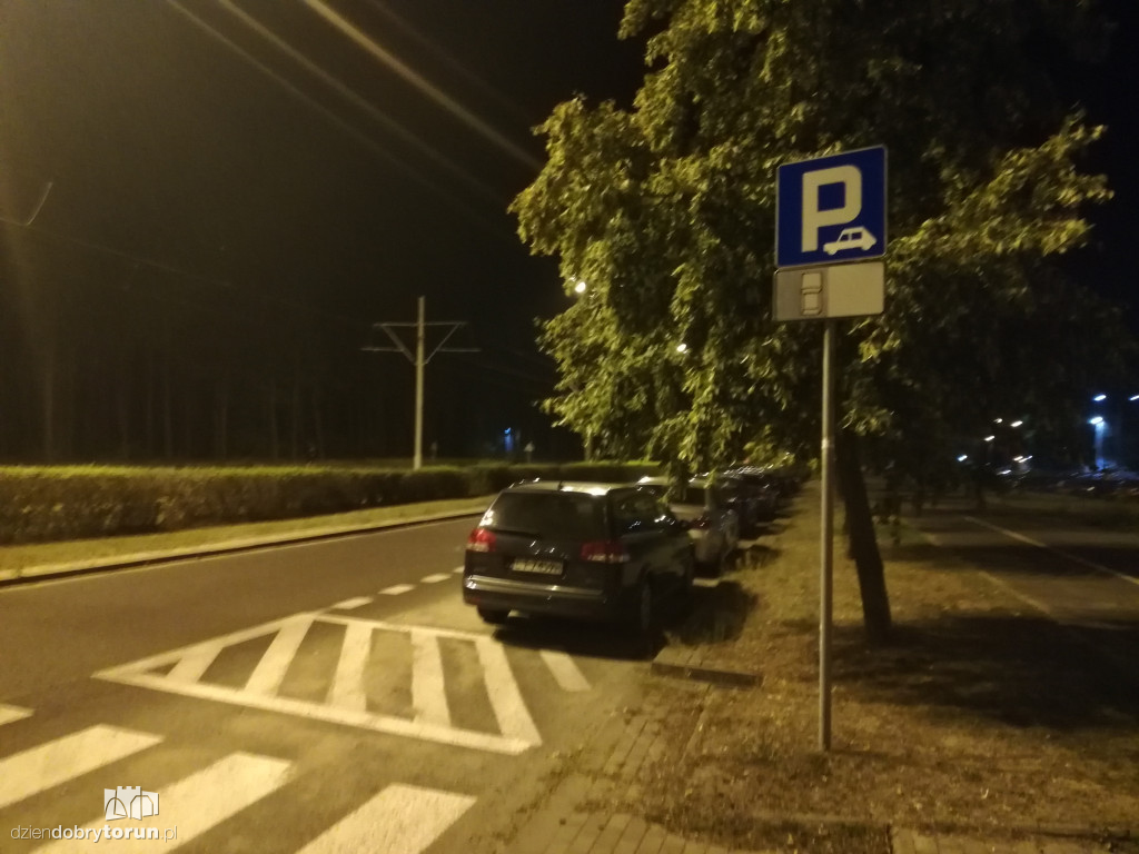 Tak się parkuje na osiedlu Na Skarpie