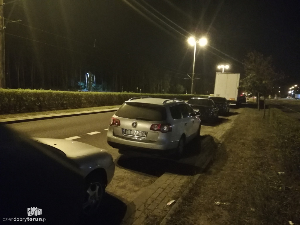 Tak się parkuje na osiedlu Na Skarpie