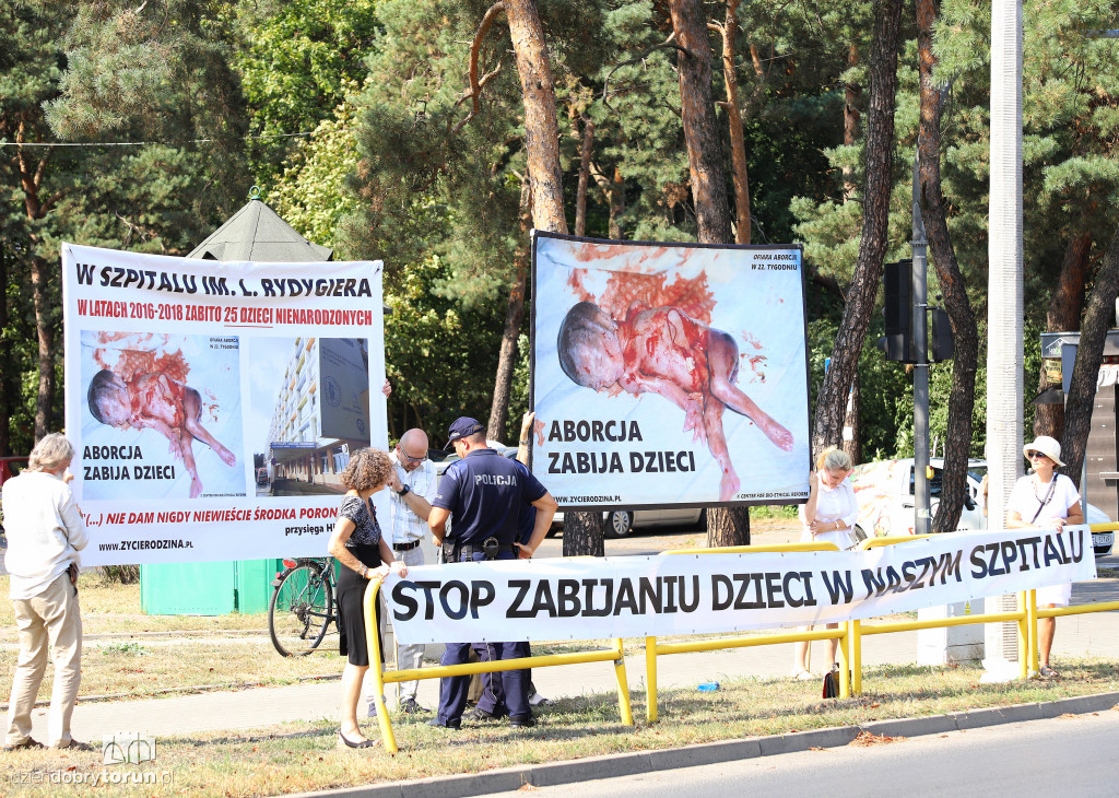 Pikieta przeciwko aborcji