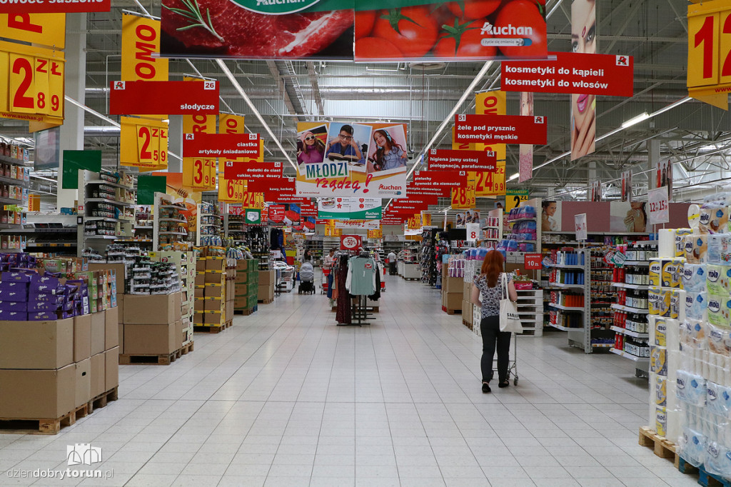 Ciche godziny w hipermarkecie Auchan