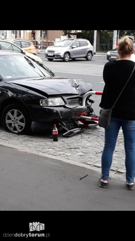 Zderzenie aut na Żwirki i Wigury