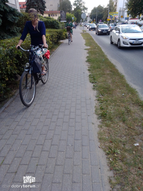 Czytelnik skarży się na rowerzystów