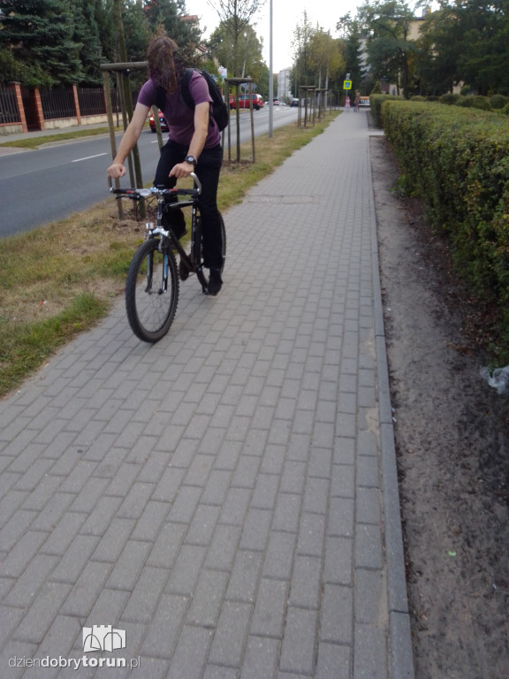 Czytelnik skarży się na rowerzystów