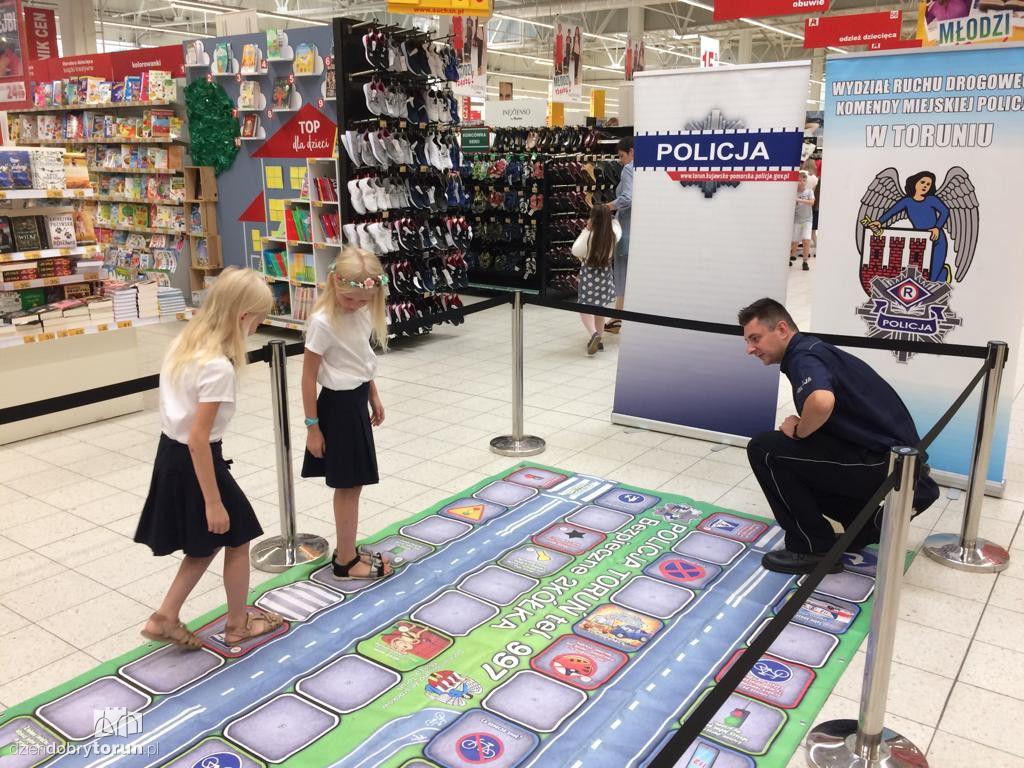 Policjanci edukowali najmłodszych