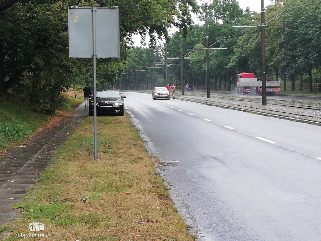 Kolizja trzech samochodów na Traugutta