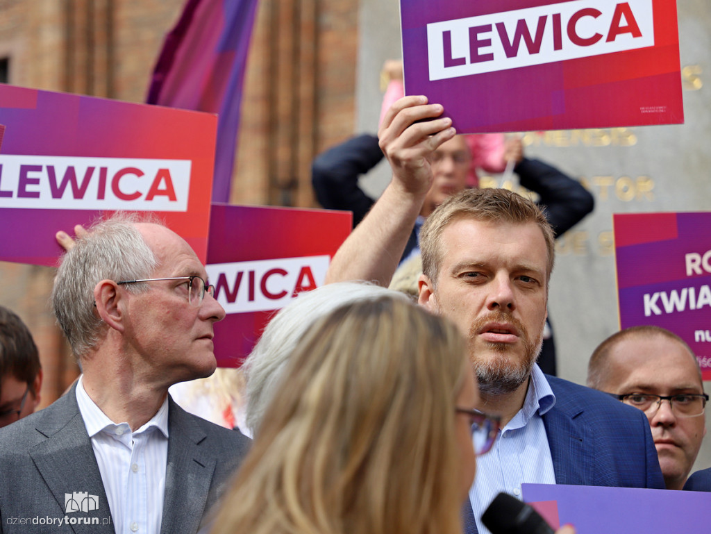 Spacer polityków Lewicy po starówce