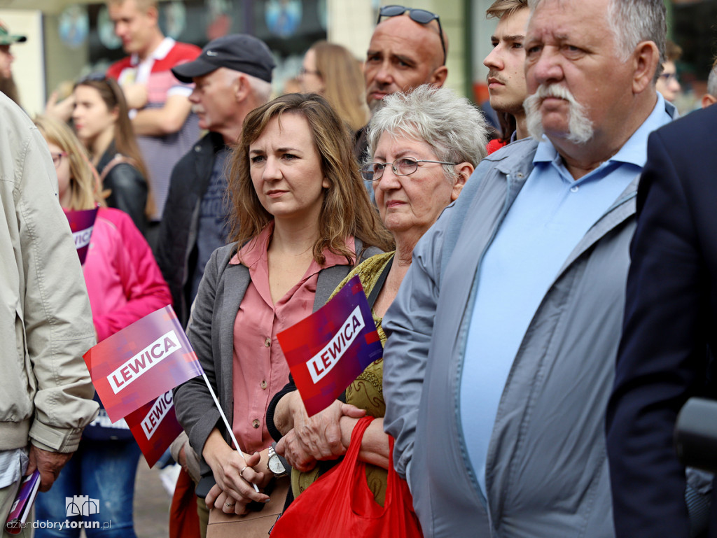 Spacer polityków Lewicy po starówce