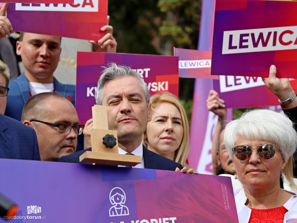 Spacer polityków Lewicy po starówce