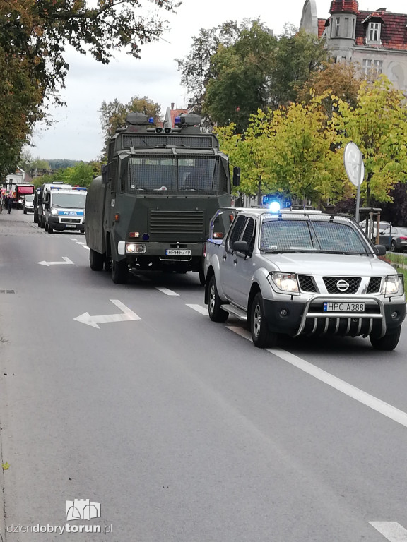 Mnóstwo policji na ulicach Torunia