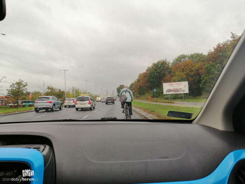 Jechał rowerem po Szosie Lubickiej