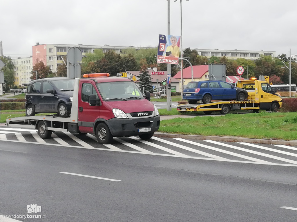 Stłuczka na rondzie Honorowych Dawców Krwi