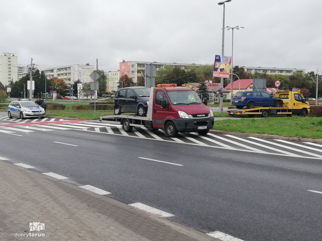 Stłuczka na rondzie Honorowych Dawców Krwi