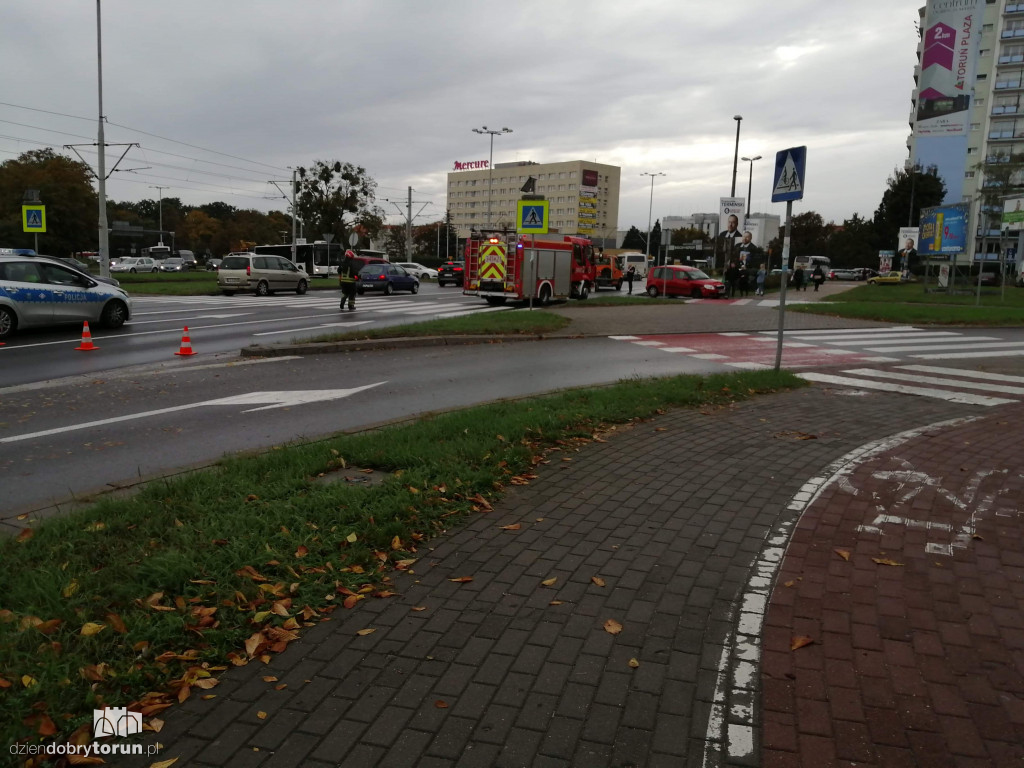 Kolizja na rondzie Niepodległości w Toruniu