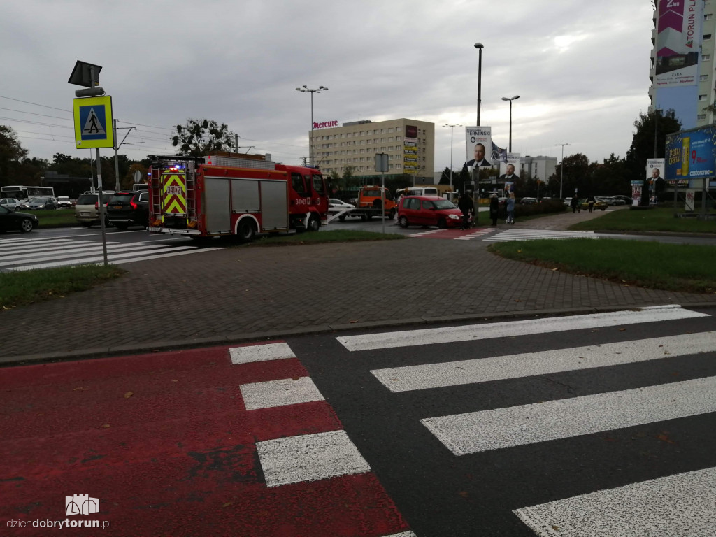 Kolizja na rondzie Niepodległości w Toruniu