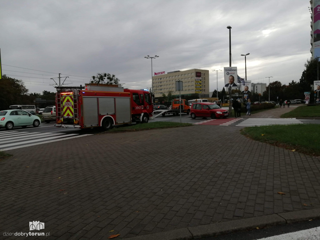 Kolizja na rondzie Niepodległości w Toruniu