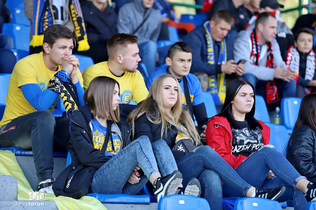 Kibice na meczu Elany z Widzewem