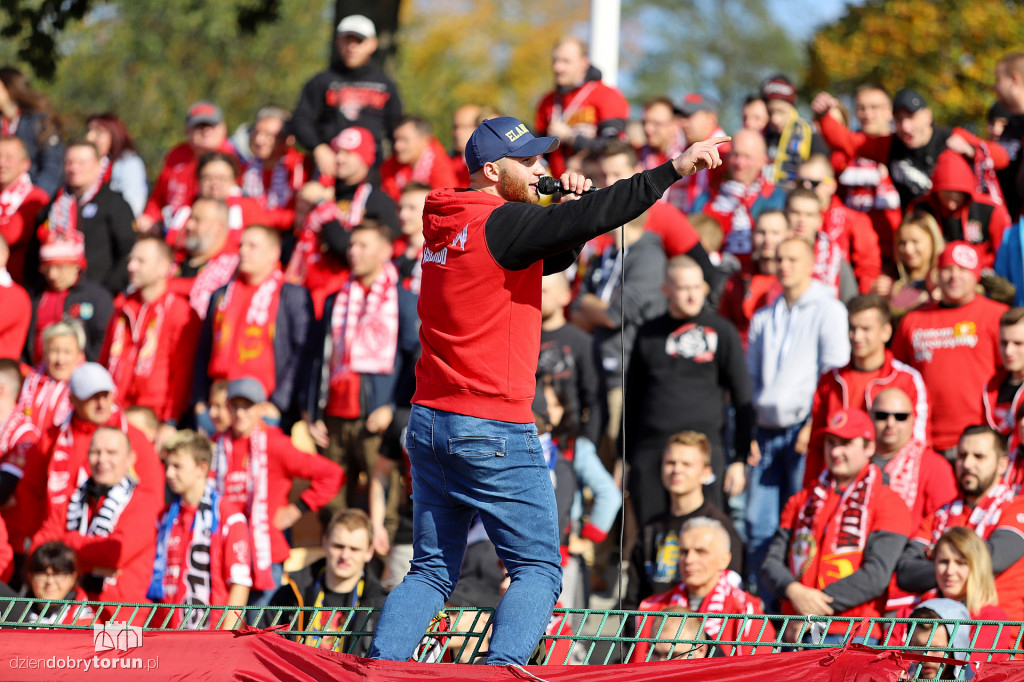 Kibice na meczu Elany z Widzewem
