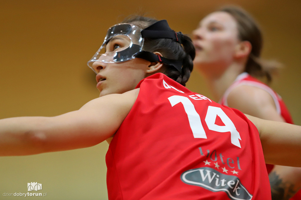 Energa Toruń 58 : 111 Wisła Kraków