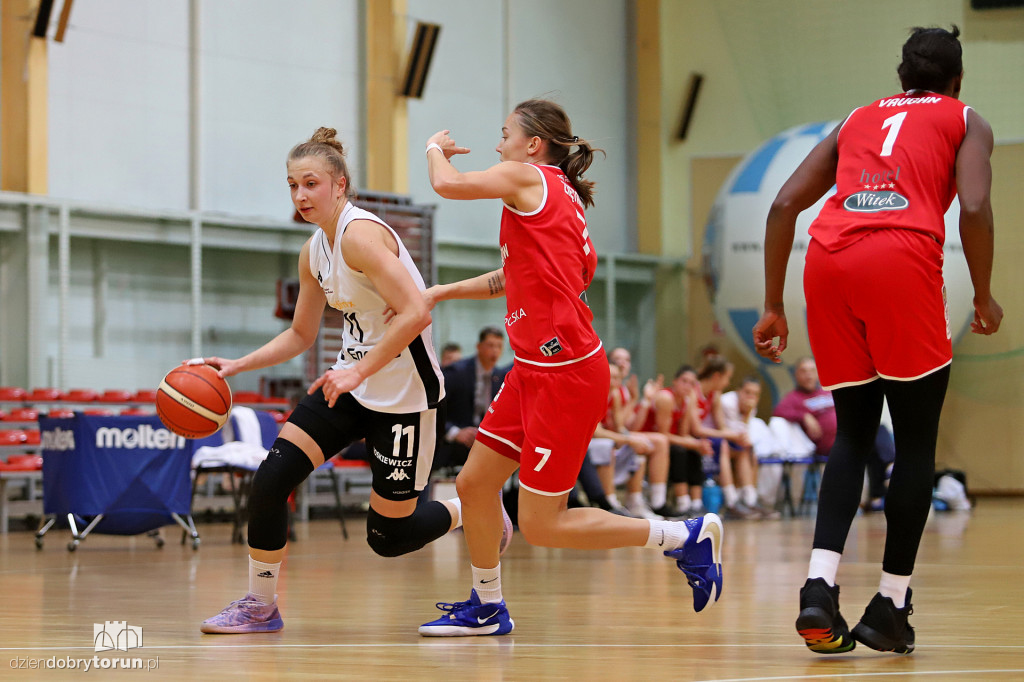 Energa Toruń 58 : 111 Wisła Kraków