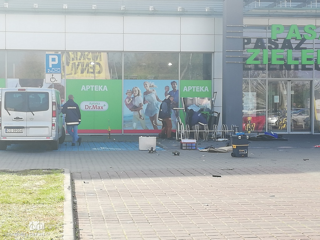 Włamanie do bankomatu przy Zieleńcu