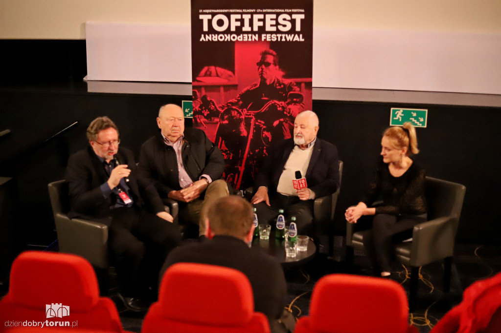 Twóry filmu Czarny Mercedes w Toruniu