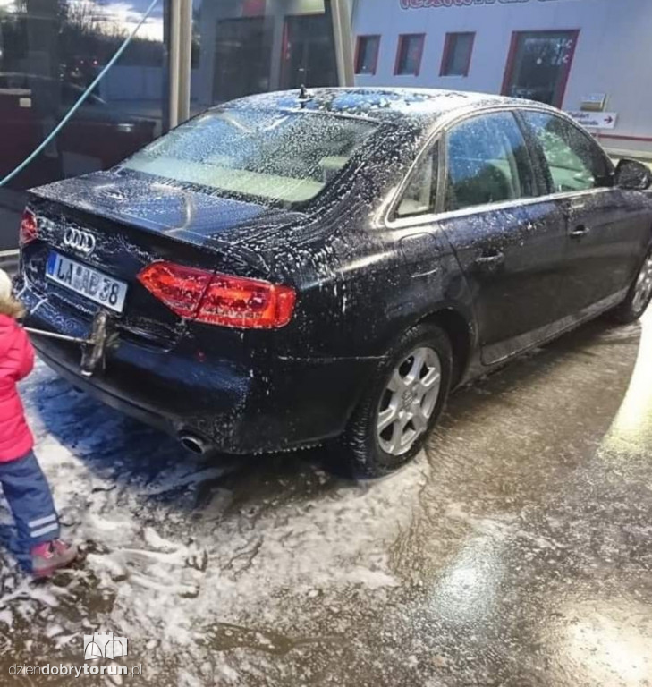 Skradziono auto spod bloku przy Gagarina