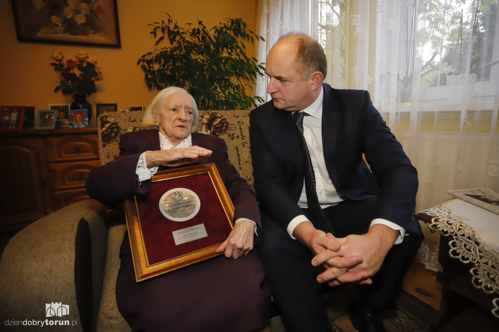 Piotr Całbecki odwiedził stulatkę