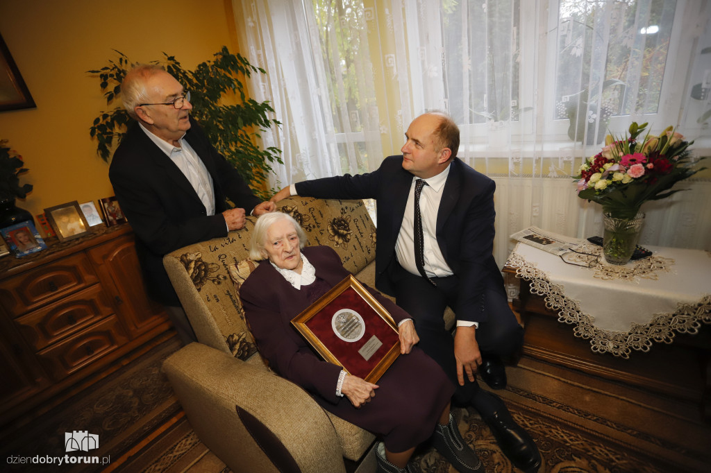 Piotr Całbecki odwiedził stulatkę