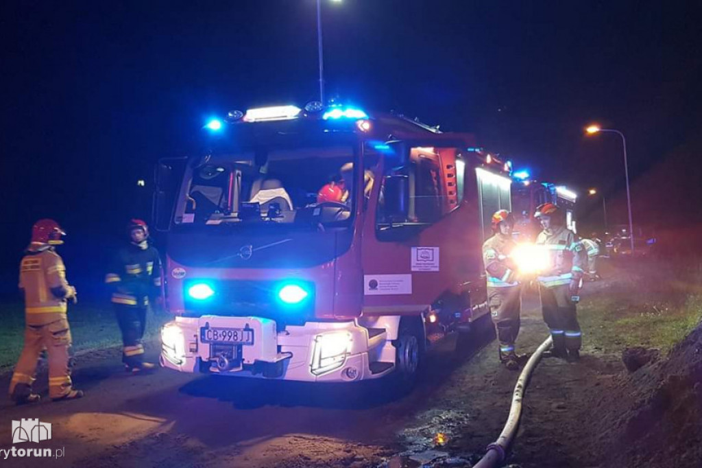 Pożar składu maszyn budowlanych