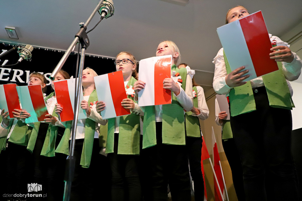 Wspólne Śpiewanie Pieśni Patriotycznych