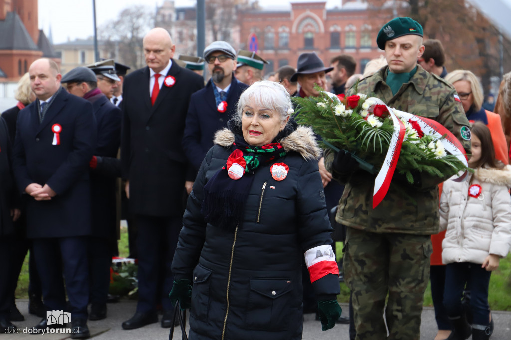 Złożenie kwiatów pod pomnikiem gen. Józefa Hallera