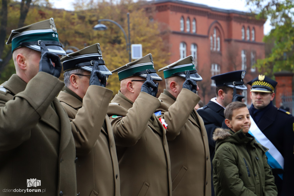 Złożenie kwiatów pod pomnikiem gen. Józefa Hallera