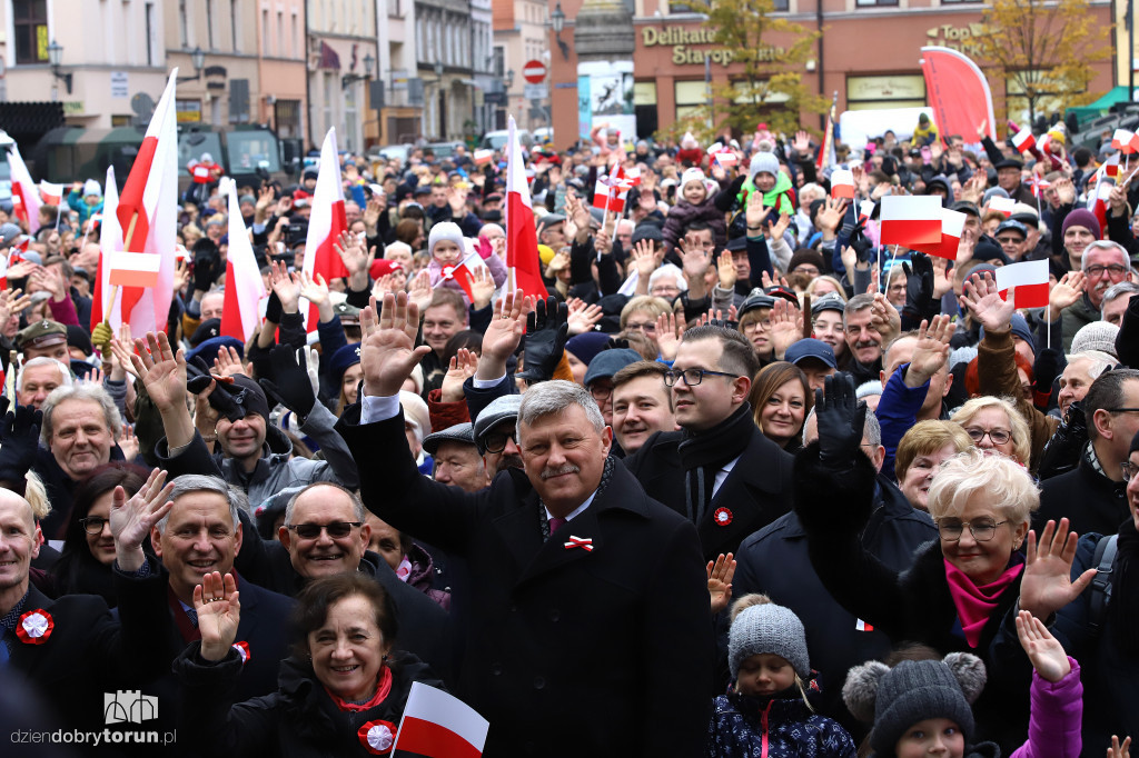 Wspólne odśpiewanie hymnu narodowego