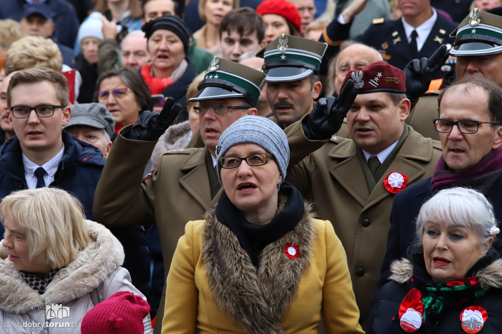 Wspólne odśpiewanie hymnu narodowego