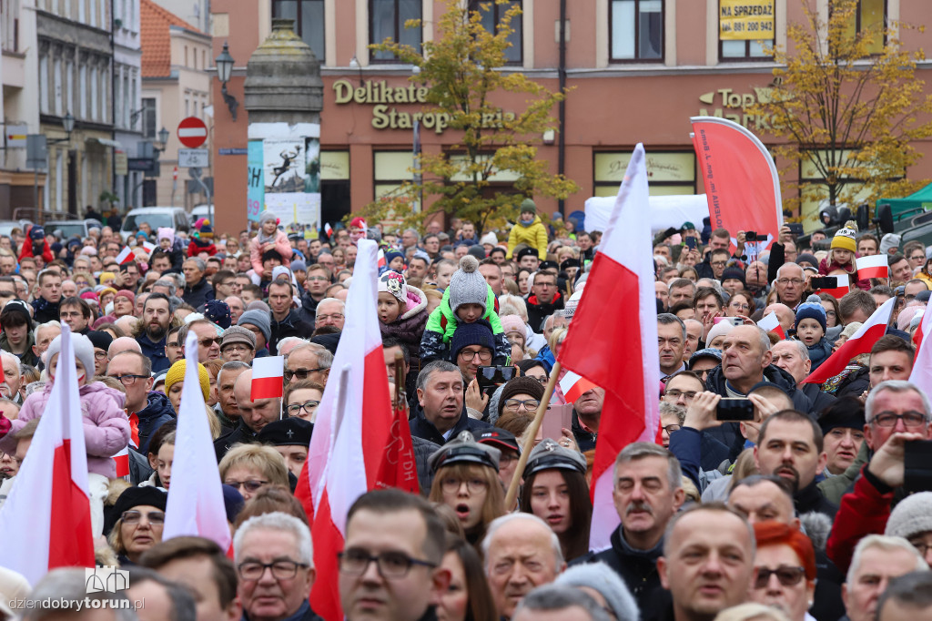Wspólne odśpiewanie hymnu narodowego