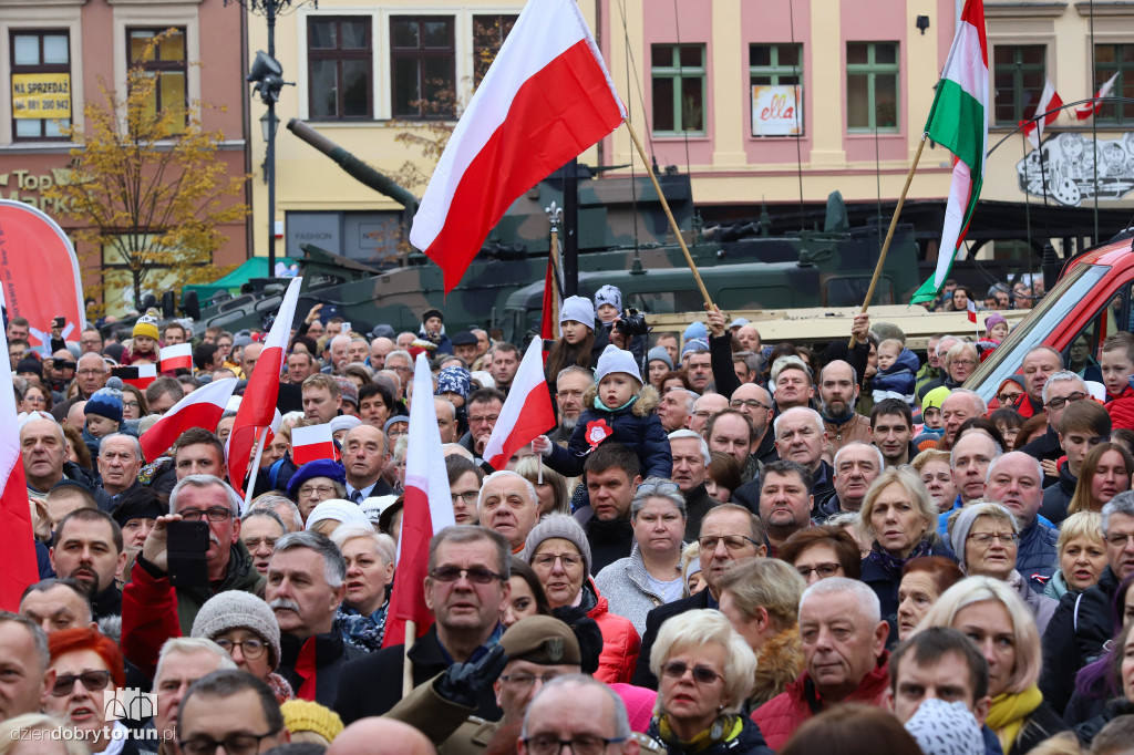 Wspólne odśpiewanie hymnu narodowego