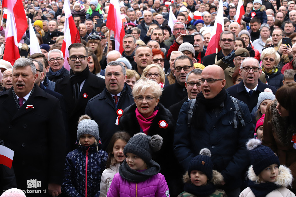 Wspólne odśpiewanie hymnu narodowego