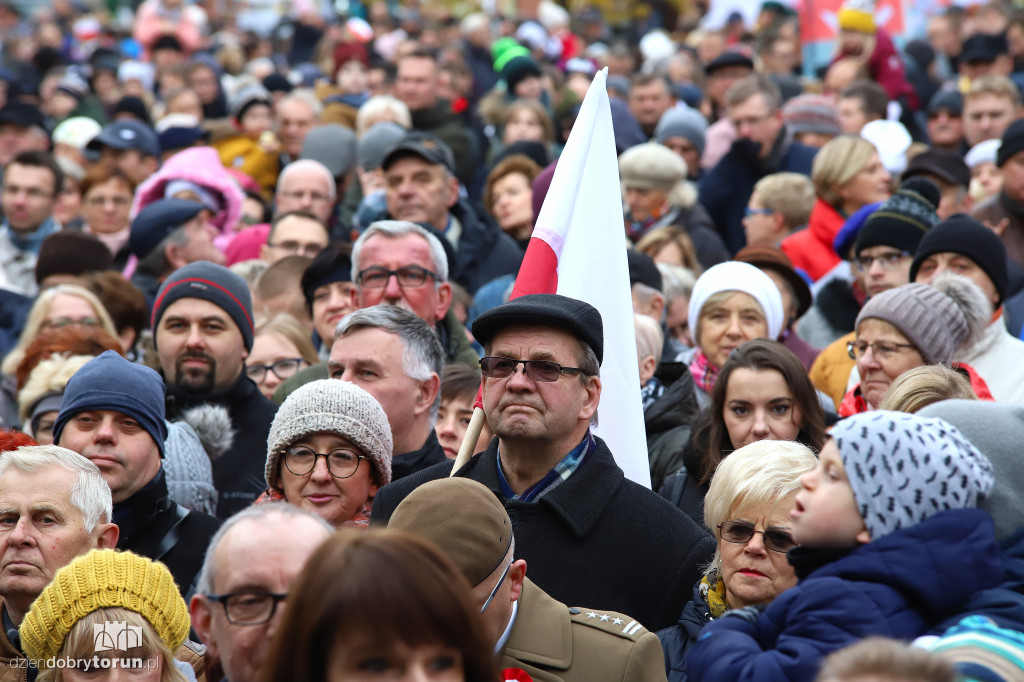 Wspólne odśpiewanie hymnu narodowego