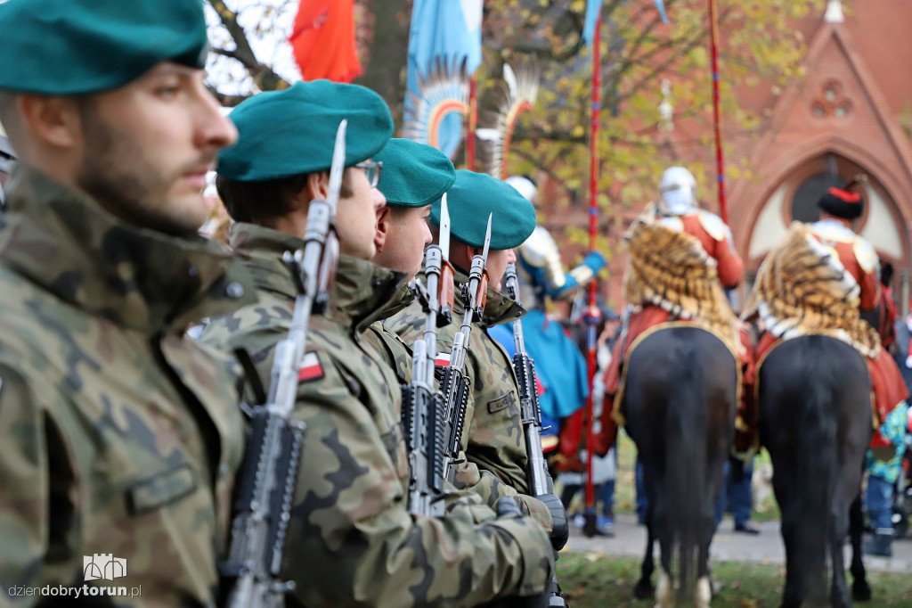 Przemarsz pod pomnik Józefa Piłsudskiego