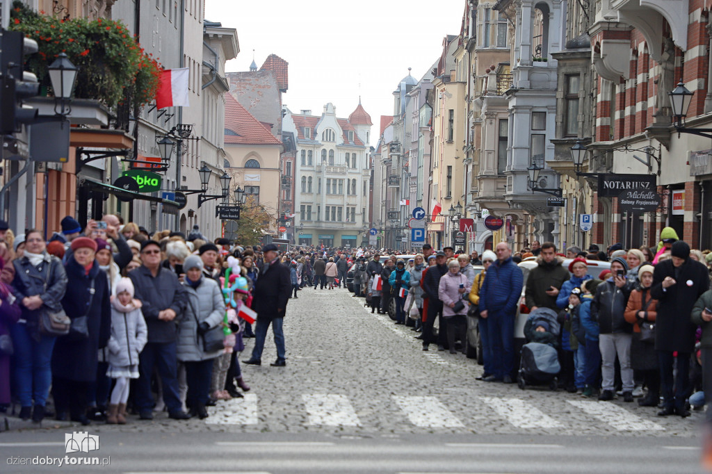 Przemarsz pod pomnik Józefa Piłsudskiego