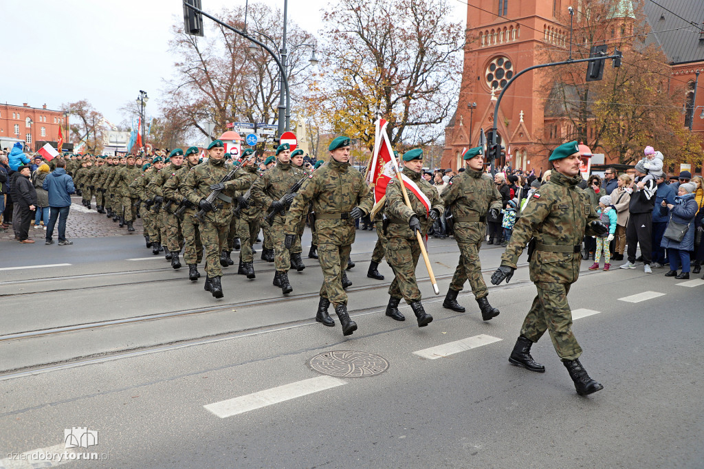 Przemarsz pod pomnik Józefa Piłsudskiego