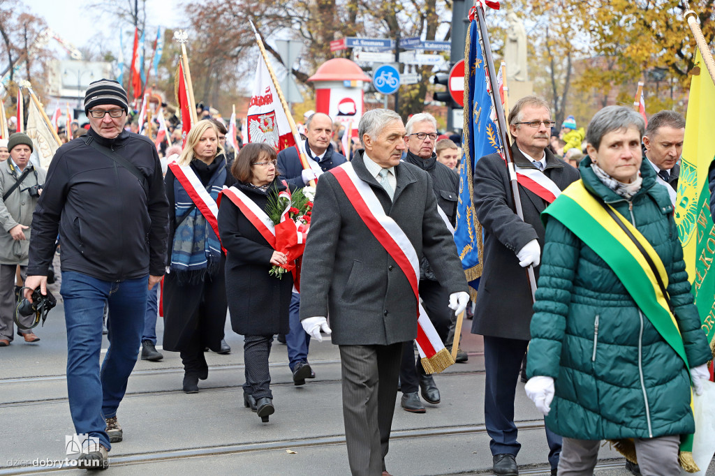 Przemarsz pod pomnik Józefa Piłsudskiego
