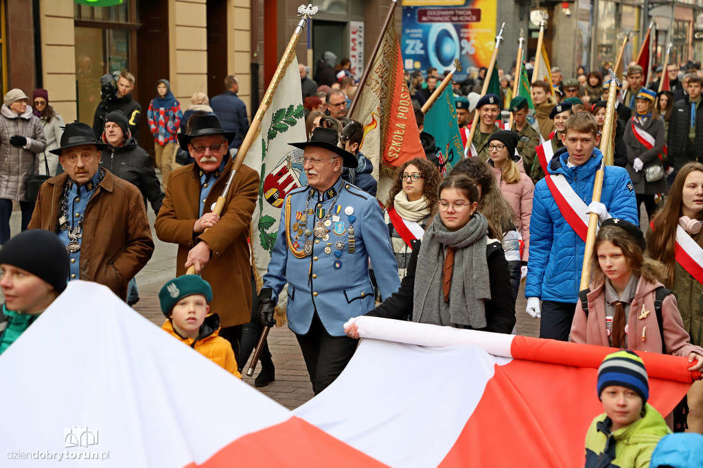 Przemarsz pod pomnik Józefa Piłsudskiego