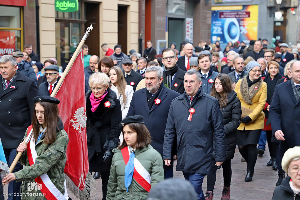 Przemarsz pod pomnik Józefa Piłsudskiego