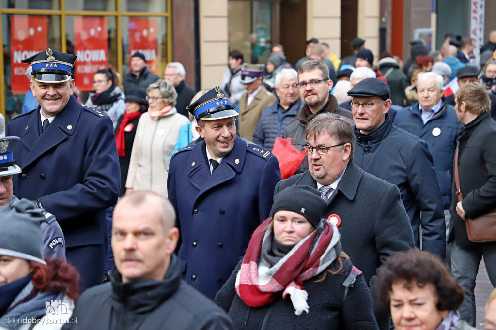 Przemarsz pod pomnik Józefa Piłsudskiego