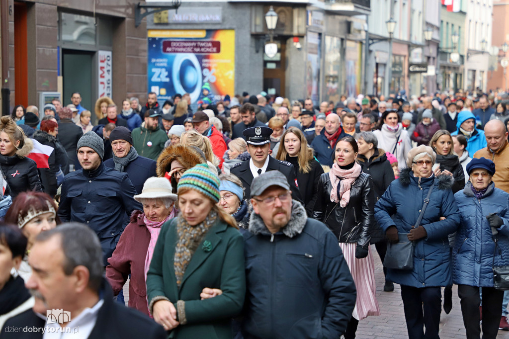 Przemarsz pod pomnik Józefa Piłsudskiego