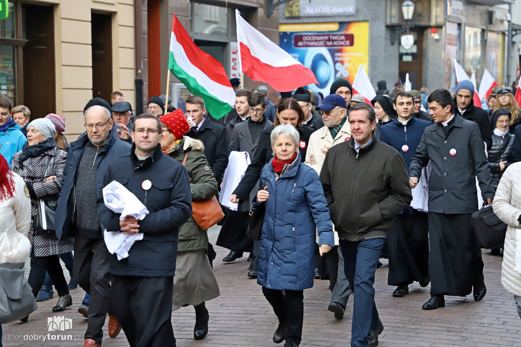 Przemarsz pod pomnik Józefa Piłsudskiego