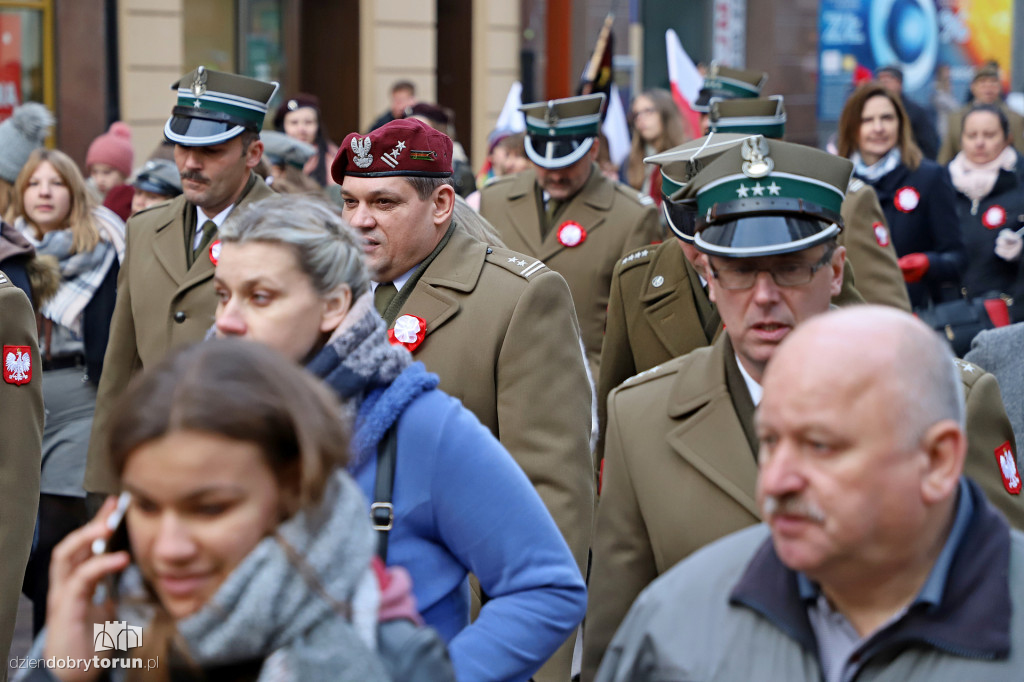 Przemarsz pod pomnik Józefa Piłsudskiego